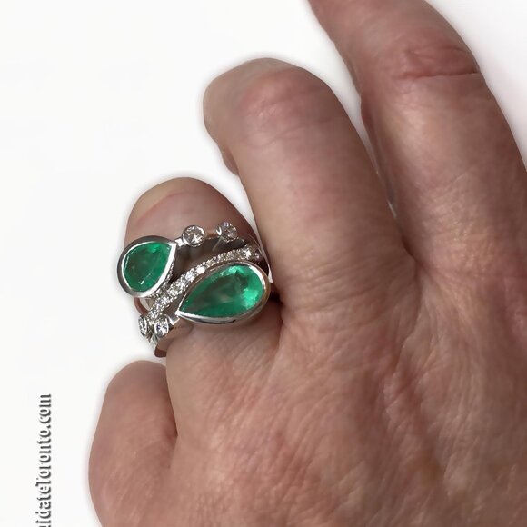 **BRAND NEW** Green Colombian Emerald and Diamond Bubble Ring in 14K White Gold - Picture 4 of 16